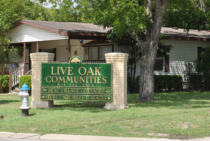 Live Oaks - Entrance